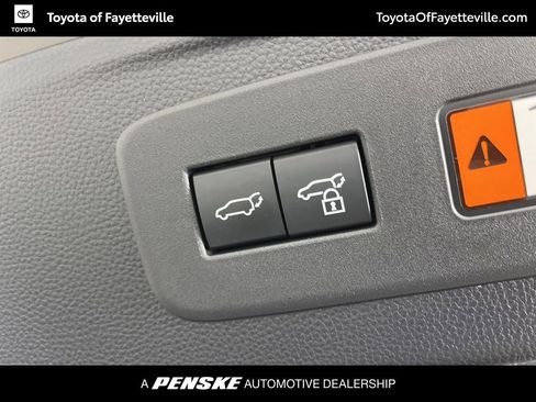 Used 2024 Lexus GX 550 w/ Cold Area Package image 12