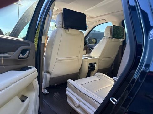 Used 2021 GMC Yukon Denali w/ Denali Premium Package AWD/4WD image 5