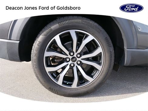 Used 2020 Ford Explorer ST w/ Premium Technology Package image 11