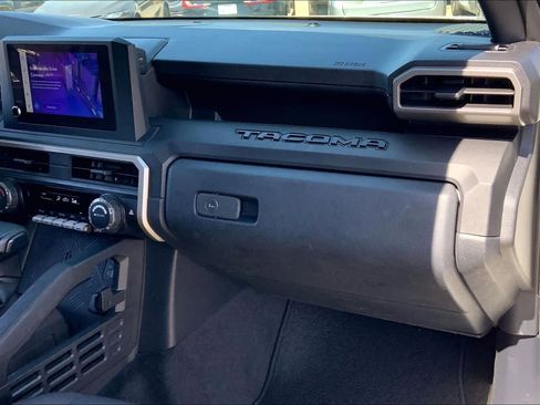 Used 2025 Toyota Tacoma SR image 16