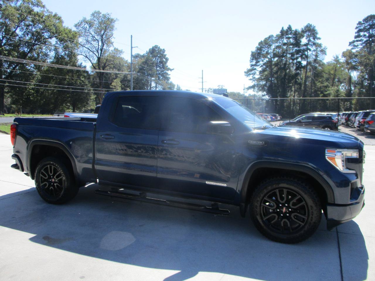 Used 2020 GMC Sierra 1500 Elevation w/ Elevation Value Package RWD image 9