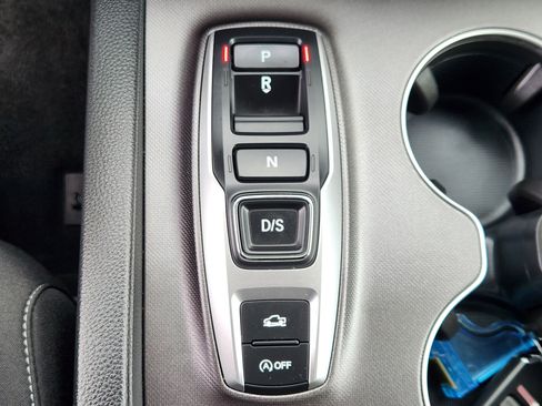 Certified 2024 Honda Ridgeline Sport image 12