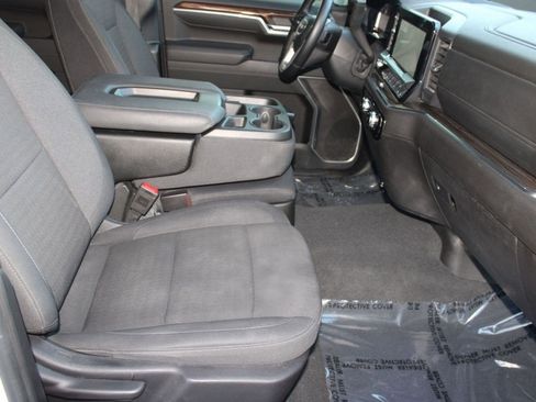 Used 2024 GMC Sierra 1500 Elevation image 30