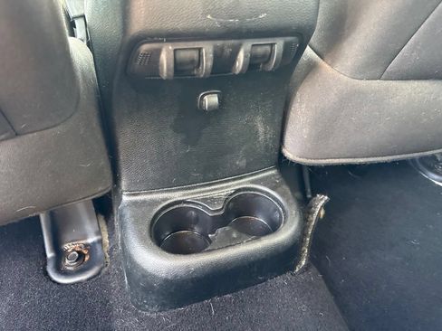 Used 2017 Jeep Wrangler Unlimited Sahara AWD/4WD image 12