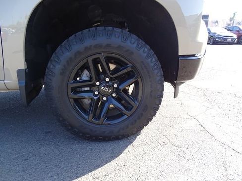 Certified 2022 Chevrolet Silverado 1500 LT Trail Boss w/ LT Trail Boss Premium Package AWD/4WD image 7