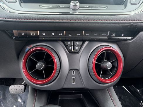 Used 2025 Chevrolet Blazer RS FWD image 24