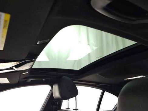 Used 2019 BMW 530i xDrive w/ Convenience Package image 17