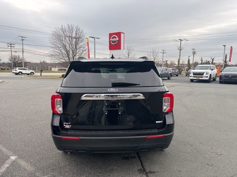 Used 2020 Ford Explorer XLT w/ Comfort Package image 6