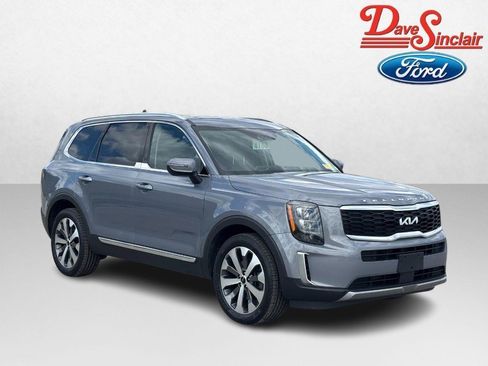 Used 2022 Kia Telluride EX w/ EX Premium Package FWD image 4