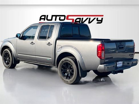 Used 2020 Nissan Frontier SV w/ Midnight Edition Floor Mats image 5