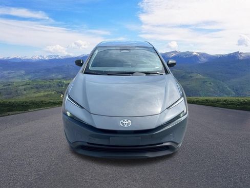 Used 2024 Toyota Prius LE FWD image 9