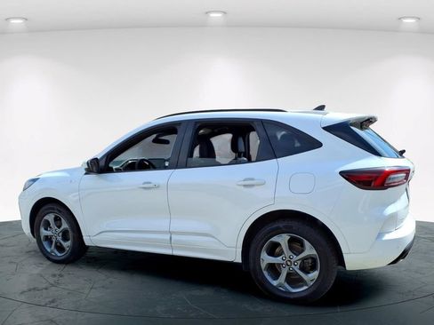 Used 2023 Ford Escape ST-Line Select w/ Tech Pack #2 AWD/4WD image 5