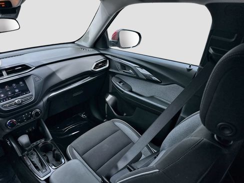 Used 2022 Chevrolet TrailBlazer LT w/ Confidence II Package FWD image 22