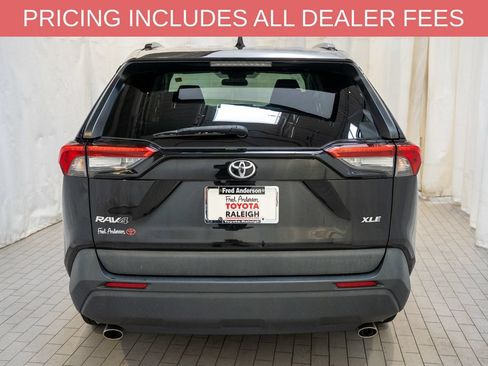 Used 2021 Toyota RAV4 XLE FWD image 4