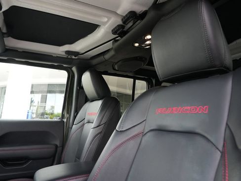 Used 2021 Jeep Wrangler Unlimited Rubicon AWD/4WD image 7