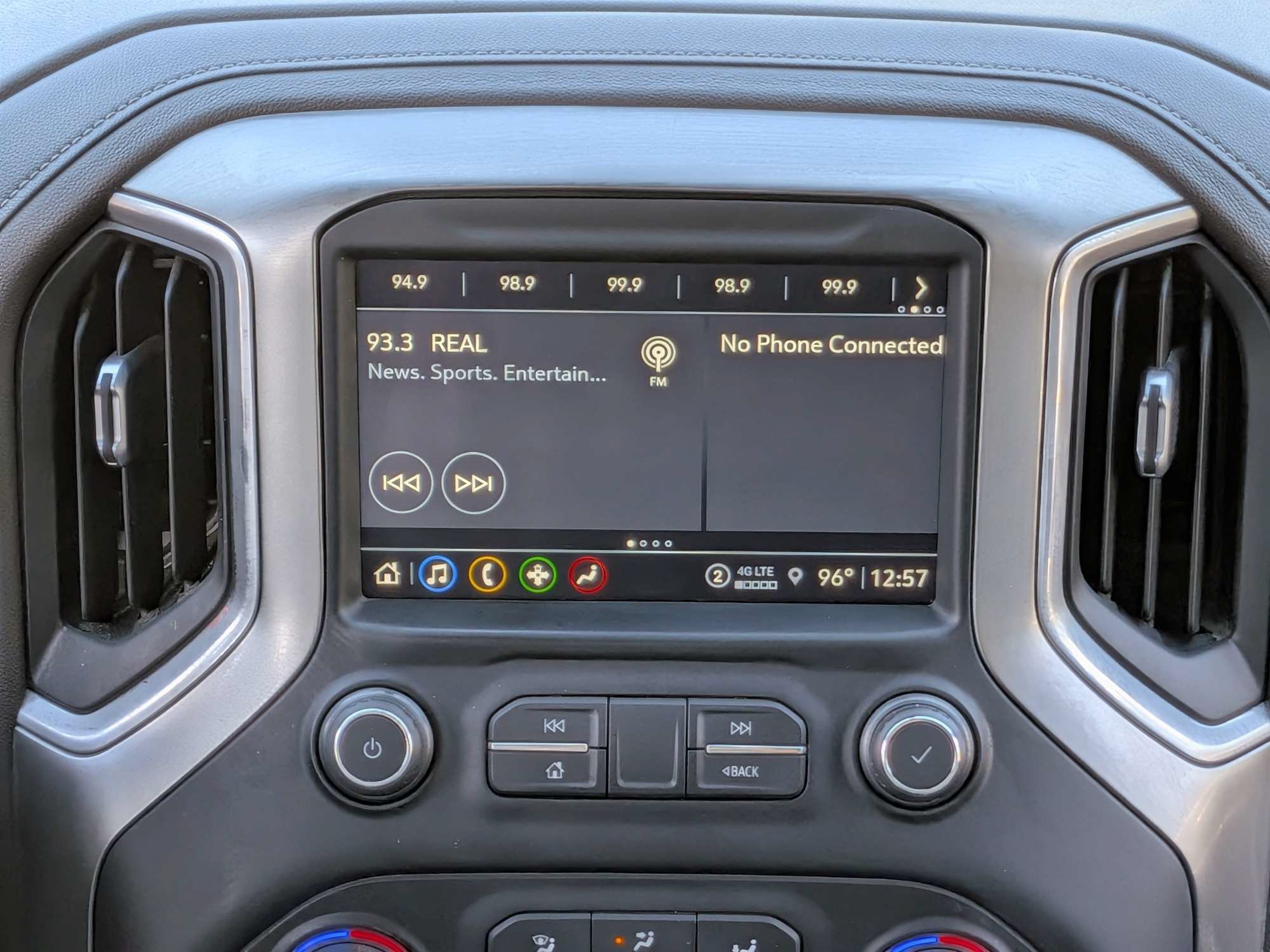 Used 2021 Chevrolet Silverado 1500 RST AWD/4WD image 18