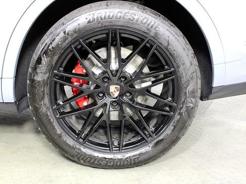 Certified 2026 Porsche Cayenne S AWD/4WD image 12