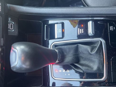 Used 2024 Jeep Compass Latitude image 40