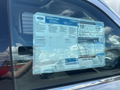 New 2025 Ford Expedition Active image 38