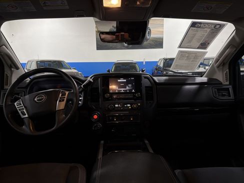 Used 2024 Nissan Titan SV w/ SV Convenience Package AWD/4WD image 22