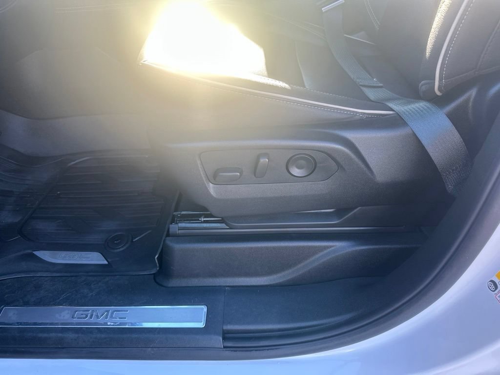 Certified 2025 GMC Yukon Elevation AWD/4WD image 12