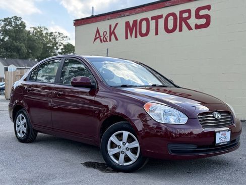 Used 2011 Hyundai Accent GLS FWD image 1