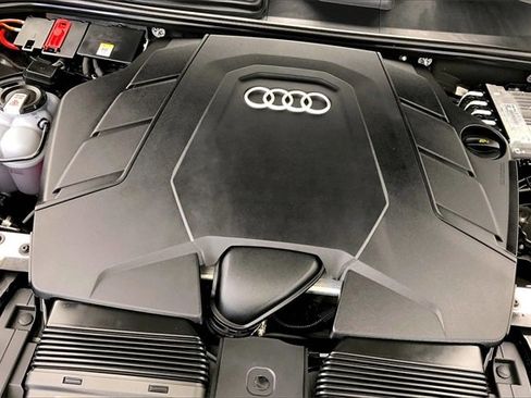 Certified 2025 Audi Q8 Premium Plus image 31