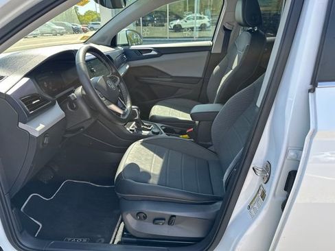 Certified 2023 Volkswagen Taos SE w/ Panoramic Sunroof Package AWD/4WD image 14