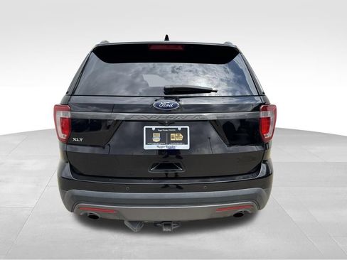 Used 2017 Ford Explorer XLT w/ Equipment Group 202A image 6