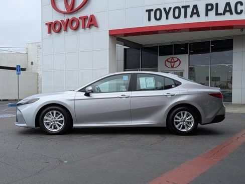 Used 2025 Toyota Camry LE FWD image 12