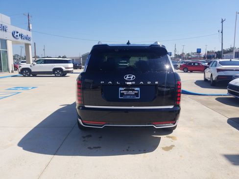 New 2026 Hyundai Palisade Calligraphy FWD image 6