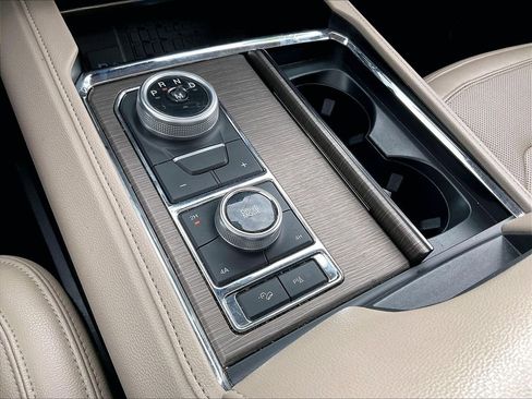 Used 2024 Ford Expedition Limited image 35