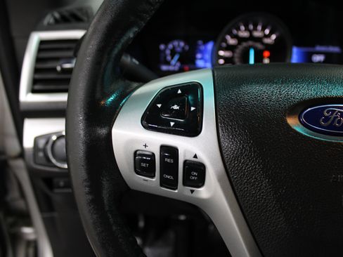 Used 2013 Ford Explorer XLT image 9