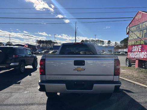 Used 2017 Chevrolet Silverado 1500 Custom w/ Custom Convenience Package image 6