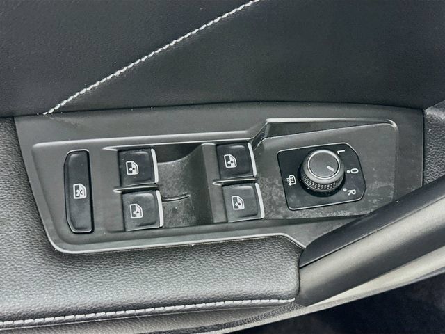 Certified 2024 Volkswagen Tiguan SE AWD/4WD image 17