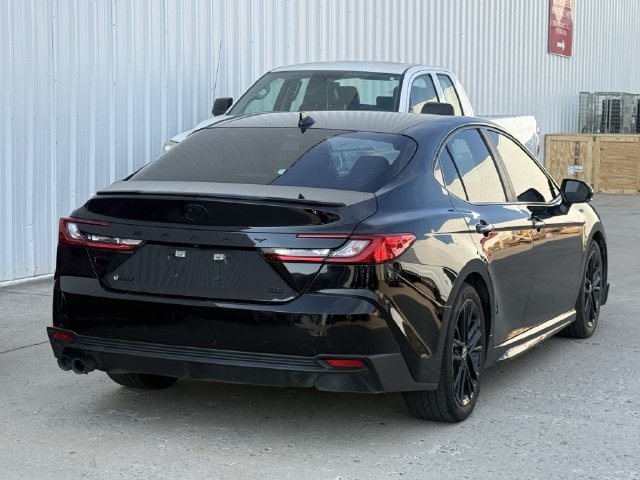 Used 2025 Toyota Camry SE w/ Convenience Package FWD image 4