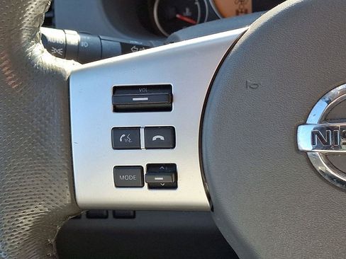 Used 2014 Nissan Frontier SL w/ SL Moonroof Package image 22