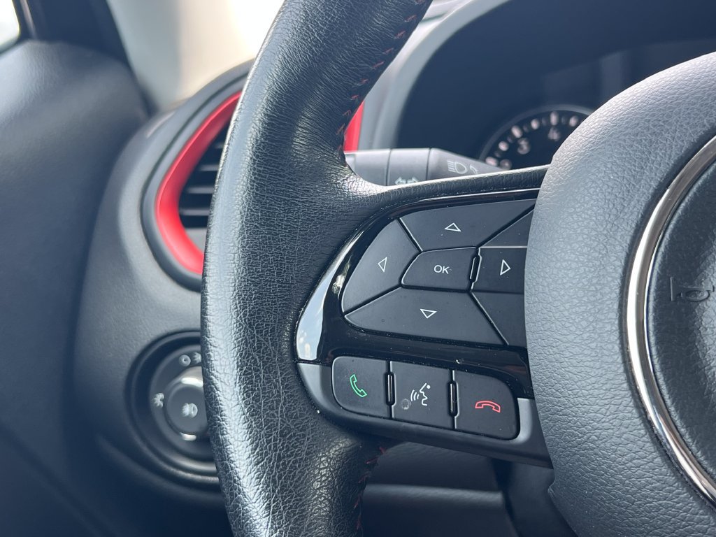 Used 2022 Jeep Renegade Trailhawk AWD/4WD image 23