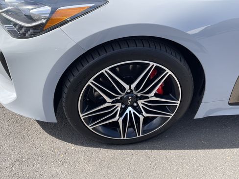 Used 2022 Kia Stinger GT2 AWD/4WD image 9