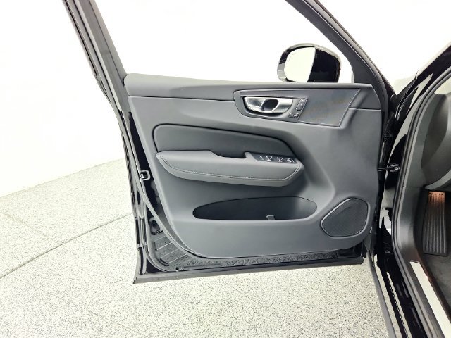 New 2026 Volvo XC60 B5 Plus w/ Protection Package Premier AWD/4WD image 24