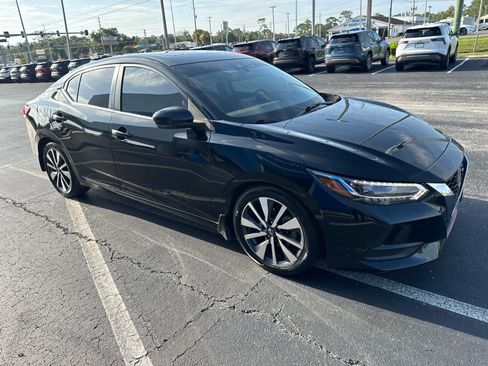 Used 2020 Nissan Sentra SV w/ SV Premium Package FWD image 2
