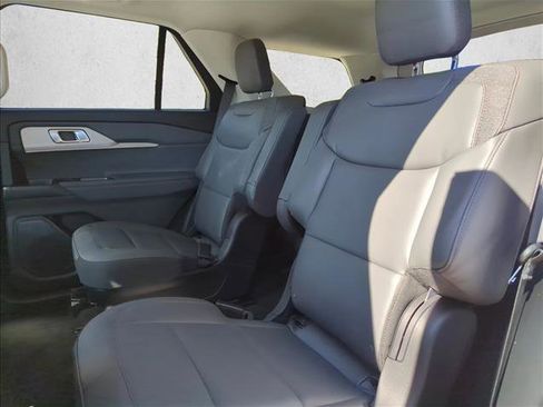 New 2026 Ford Explorer Active w/ Active Comfort Package image 17
