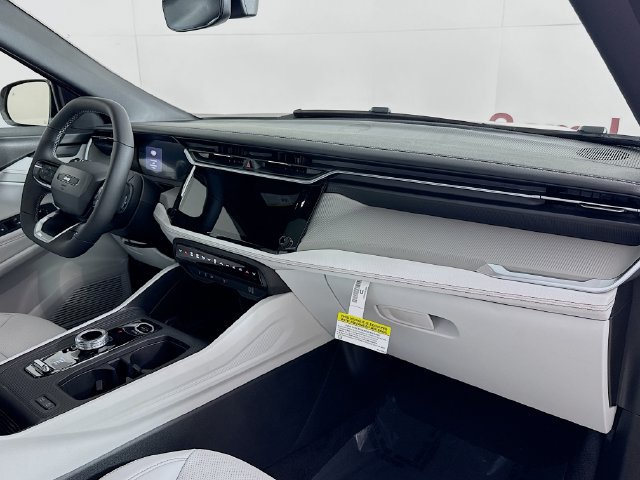 Used 2026 Jeep Cherokee Limited AWD/4WD image 28