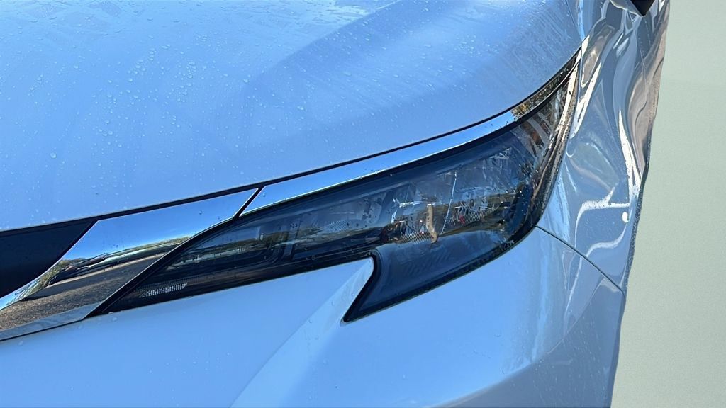 Certified 2025 Toyota Sienna XLE FWD image 26