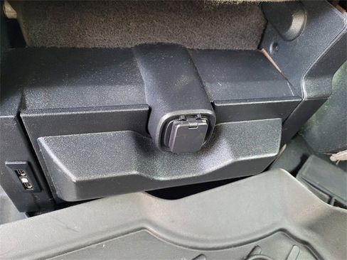 Used 2020 Ford F150 XLT image 10