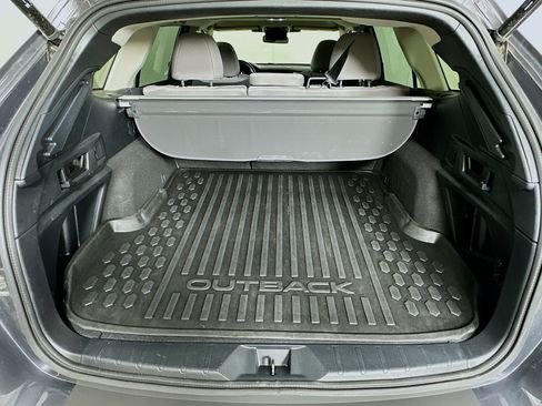 Used 2025 Subaru Outback Premium image 29