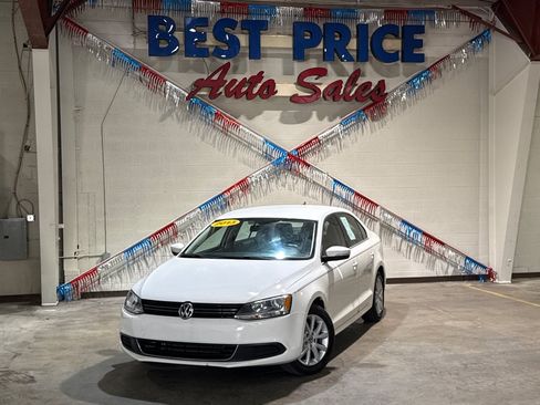 Used 2013 Volkswagen Jetta SE FWD image 1