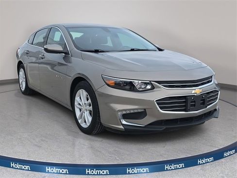 Used 2018 Chevrolet Malibu LT image 4