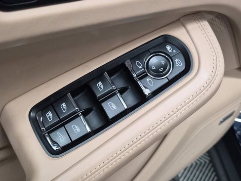 Used 2021 Porsche Macan S image 19