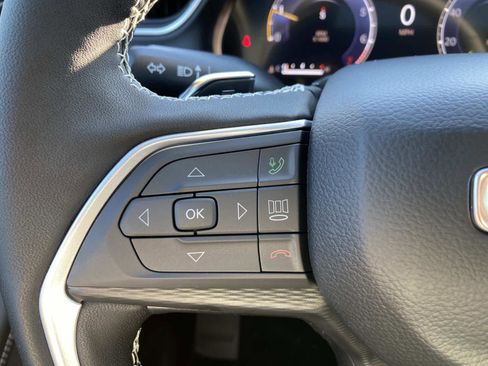 New 2025 Jeep Grand Cherokee Laredo image 16